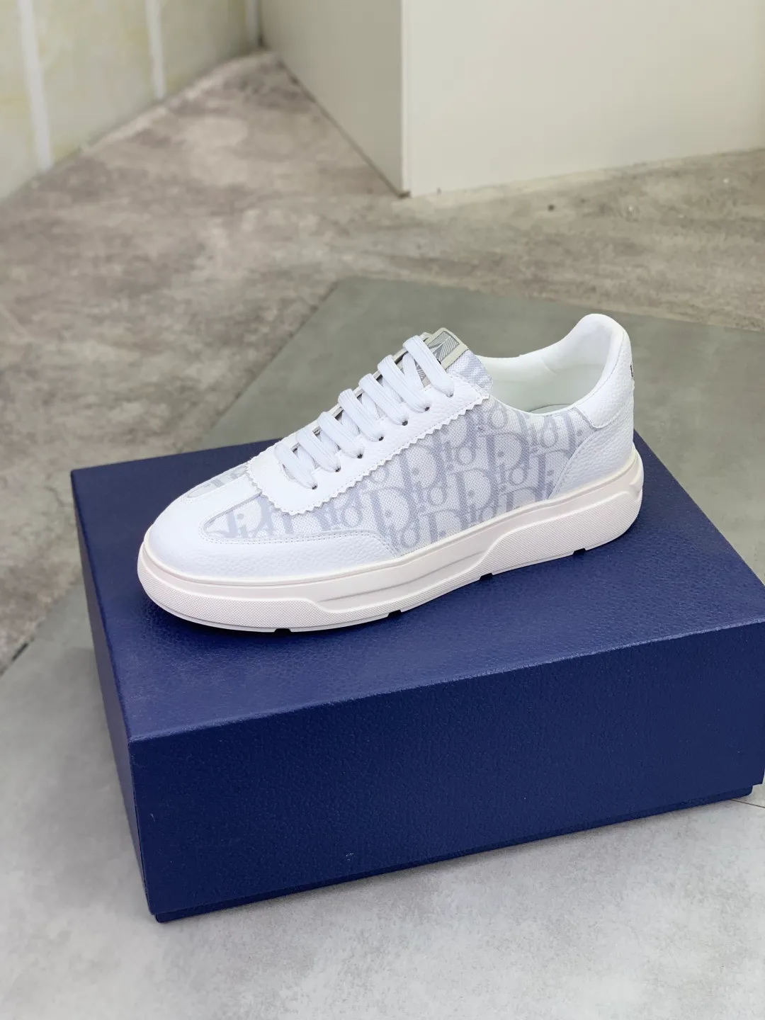 Men's men's shoes P420💰[New style]🆘[Dior] Dior original lace-up low-top men's shoes Classic casual shoes 🔥This model is the official classic model with high quality and made by famous original designers. It is made of high-quality cowhide with original materials➕comfortable and breathable mesh lining➕pigskin insole. The perfect last shape and generous and fashionable design have attracted many consumers and are suitable for drivers to drive🚗. What you want is the best quality in the market. Color: 4️⃣Color Code number: 38--44 (45 customized)
